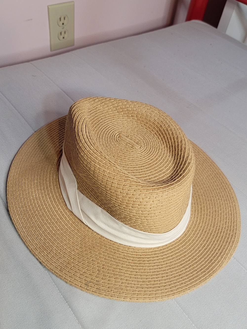 FURTALK Women's Tan Straw Sun Hat with Black Trim M/L